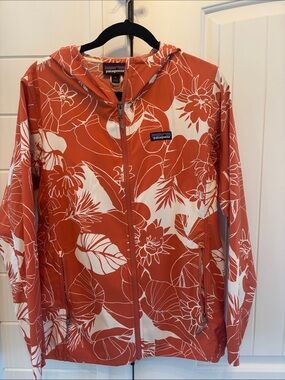 Patagonia Women's Rust and White Floral Hooded Jacket